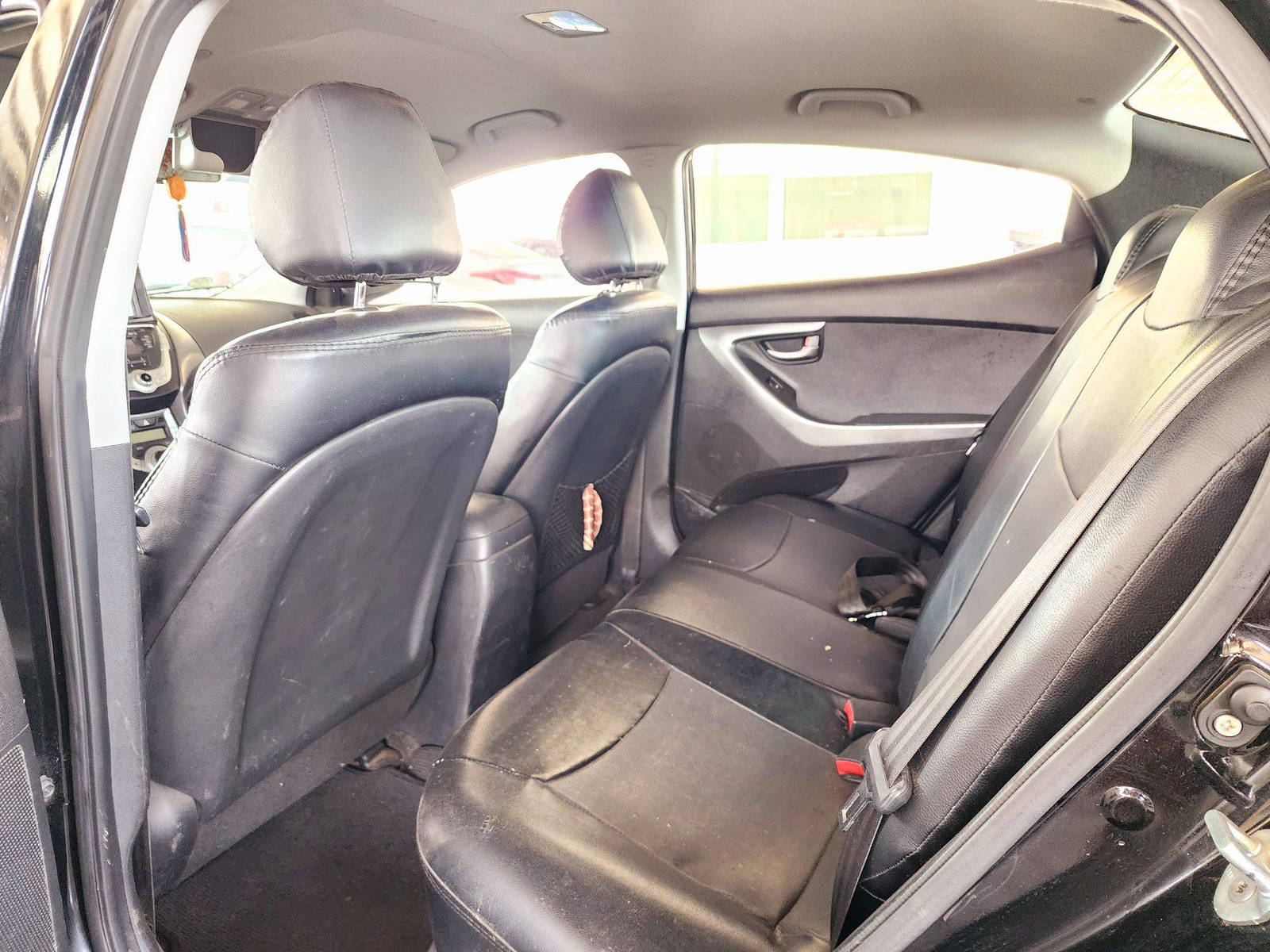 2011 HYUNDAI AVANTE — 164347 KM — Lot 72263 — Ind. 12 - Marhaba Auctions Used Cars - Image 6