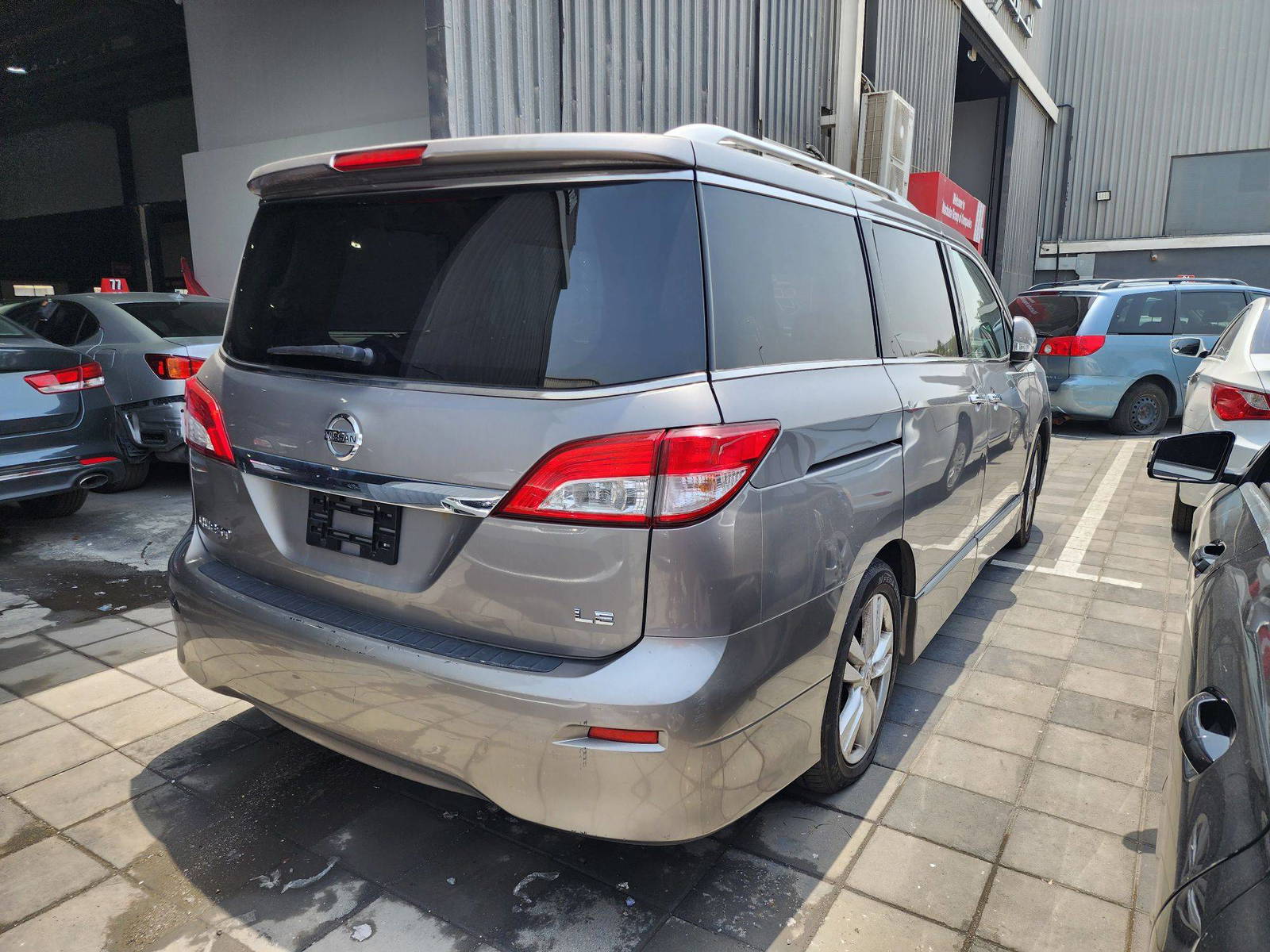 2011 NISSAN QUEST — 207619 Miles — Lot 9002223 — Al Quoz - Marhaba Auctions Used Cars - Image 4