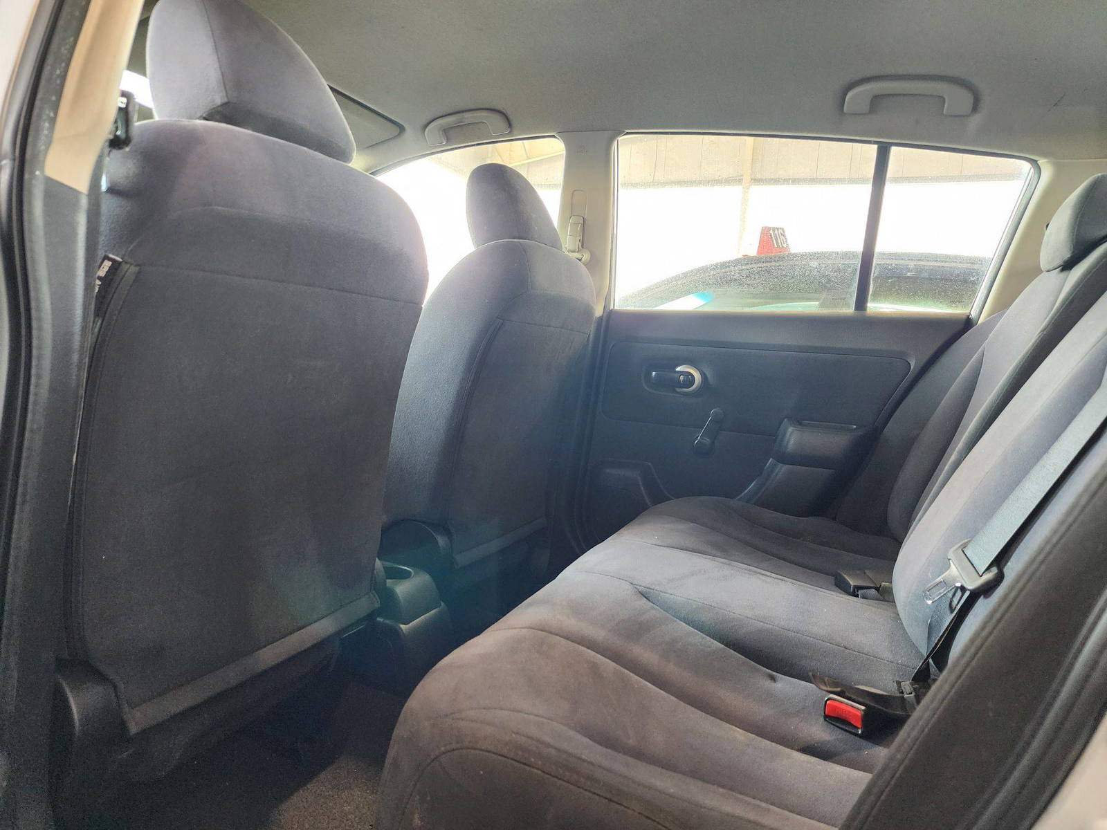 2009 NISSAN VERSA — 185138 Miles — Lot 58716514 — Souq - Marhaba Auctions Used Cars - Image 6