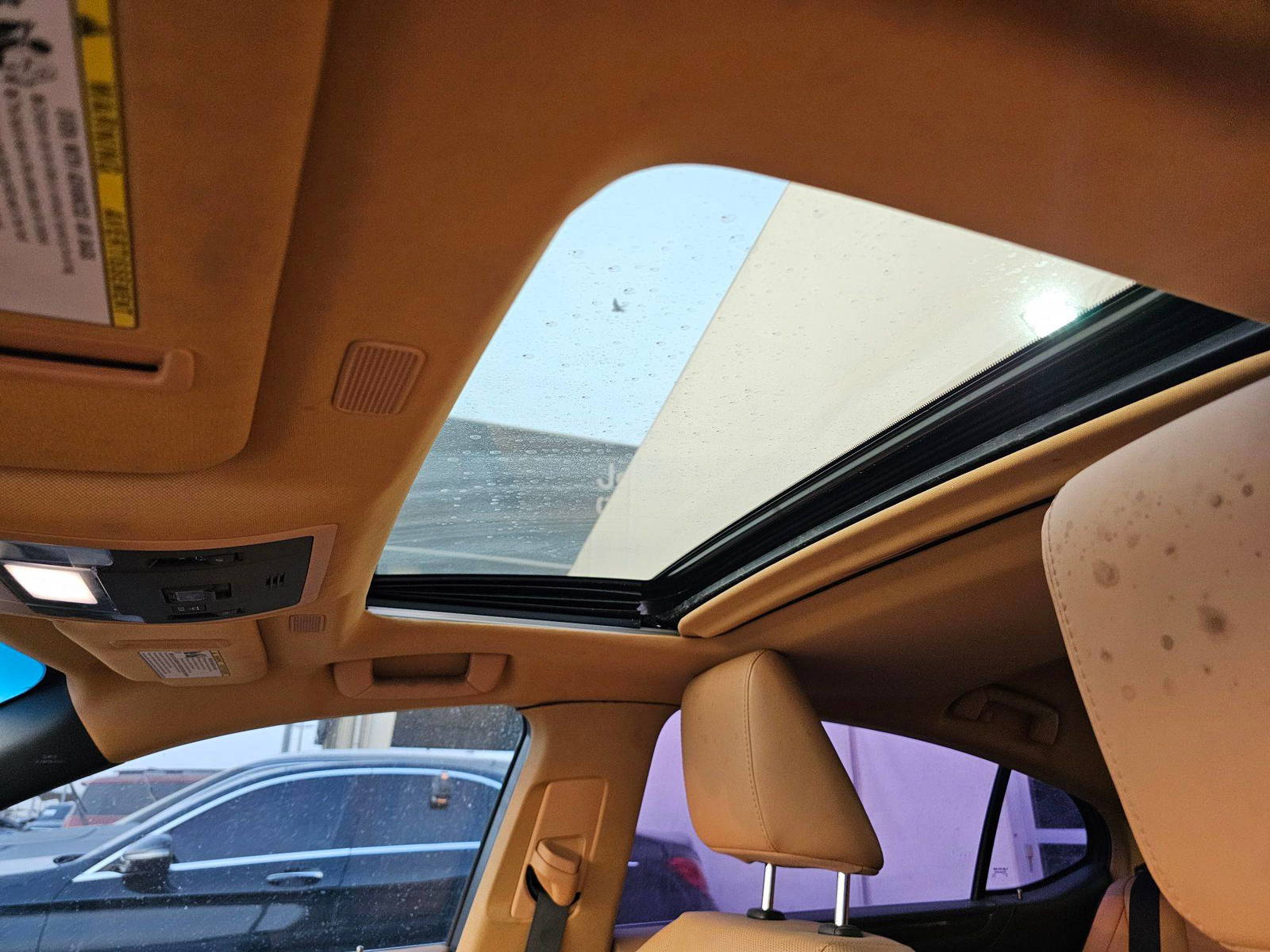 LEXUS ES 300H 2022 - Marhaba Auction Used Cars - Image 8