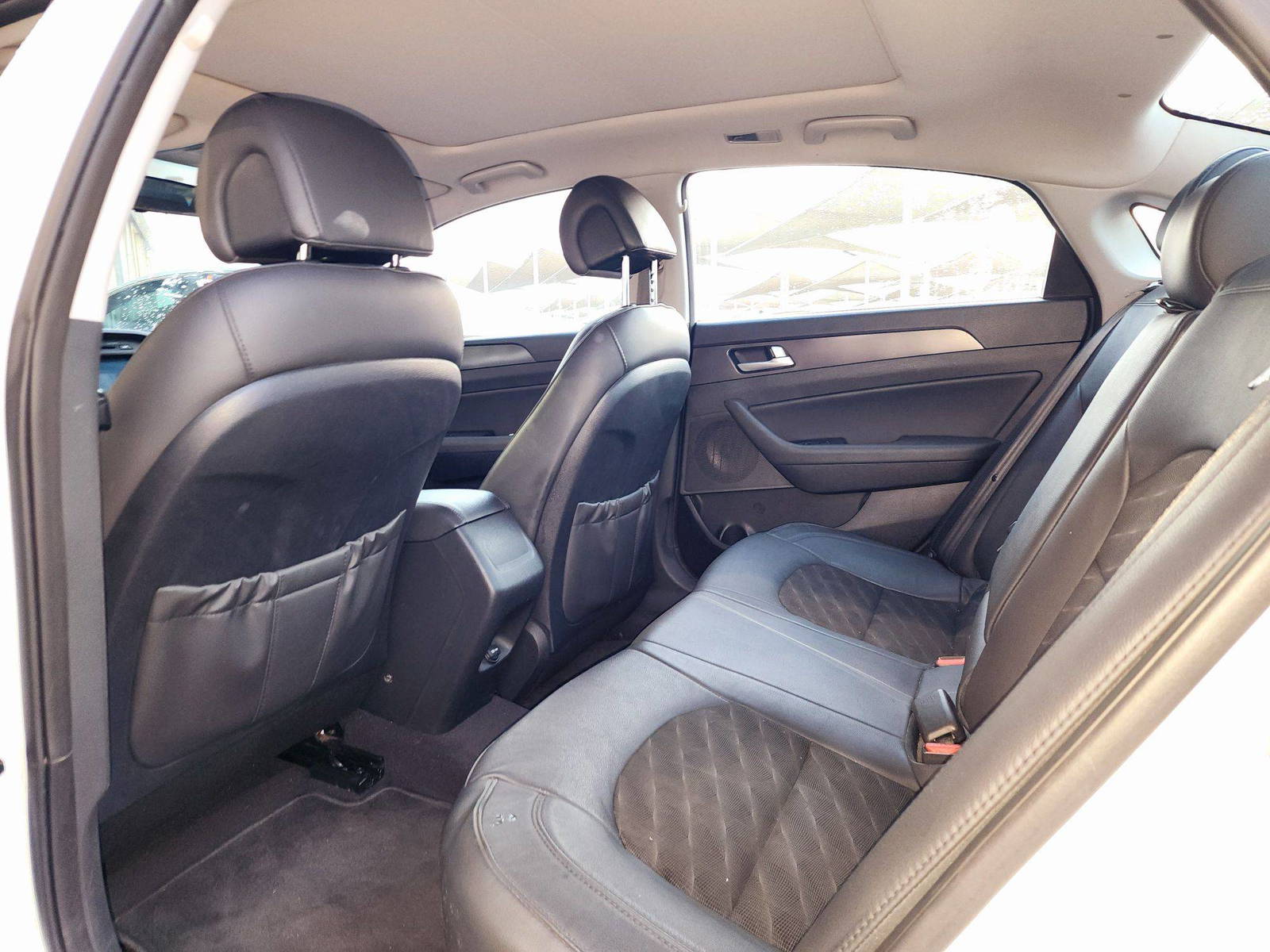 2016 HYUNDAI SONATA — 176861 KM — Lot F9GH384459 — Souq - Marhaba Auctions Used Cars - Image 6