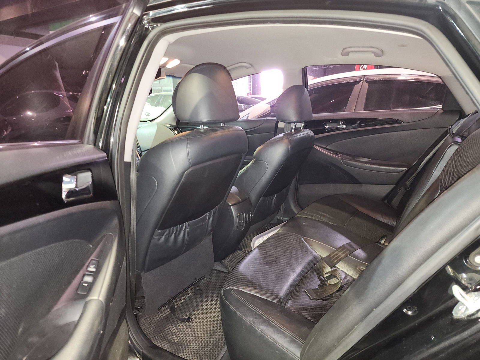 HYUNDAI SONATA 2011 - Marhaba Auction Used Cars - Image 7