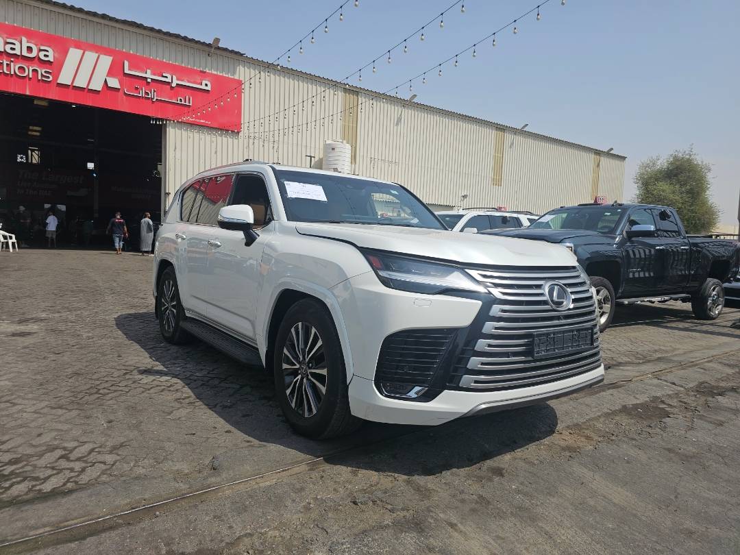 2023 LEXUS LX-600 — 163336 KM — Lot P4022929 — Souq - Marhaba Auctions Used Cars - Image 3