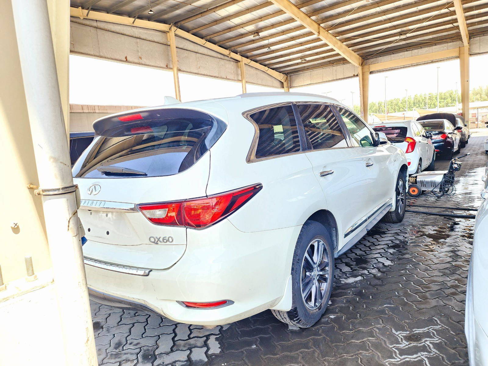 2016 INFINITI QX60 — 184421 Miles — Lot M9GC509565 — Souq - Marhaba Auctions Used Cars - Image 3