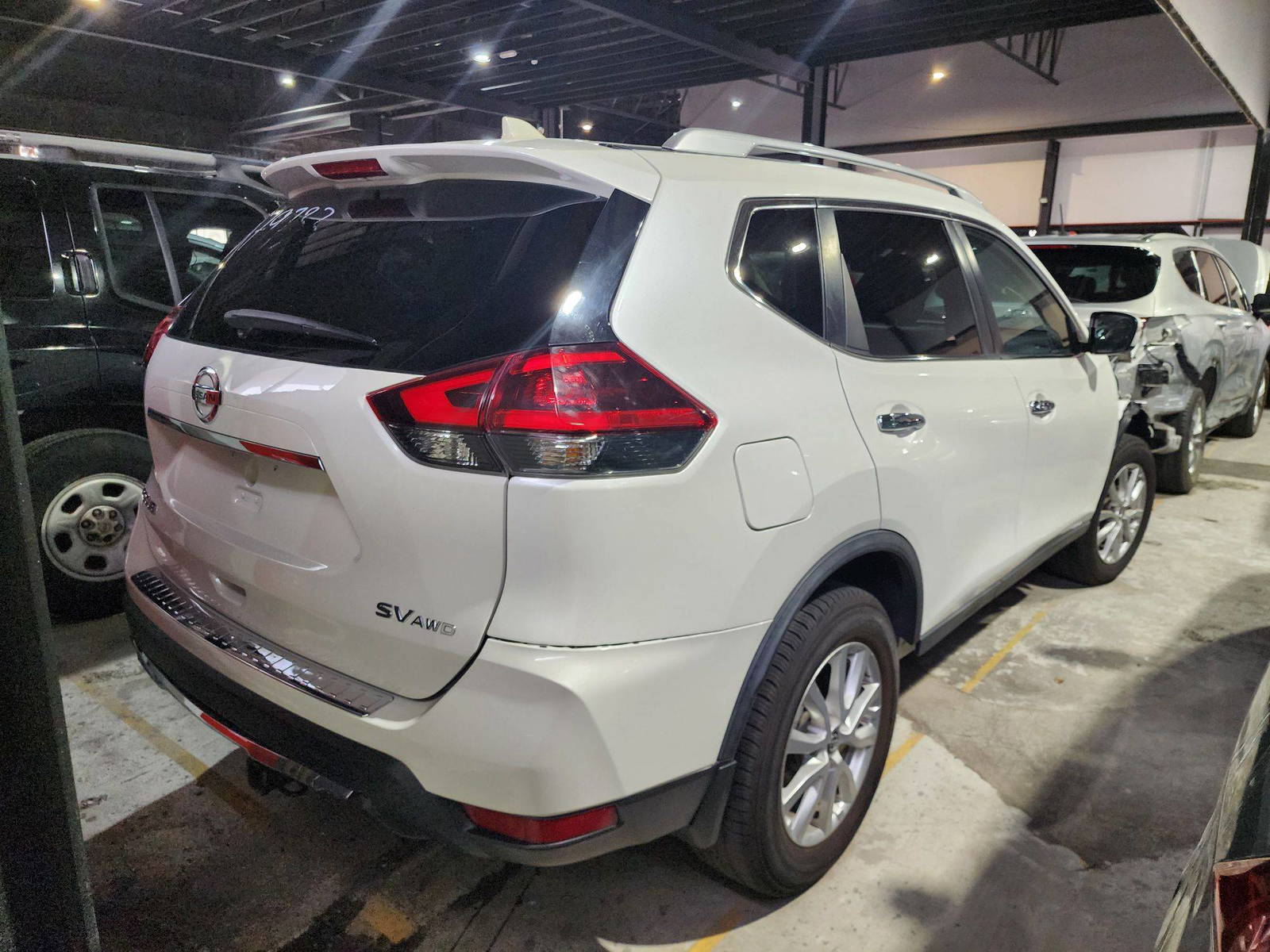 2018 NISSAN ROGUE — 131340 Miles — Lot 1JP579733 — Al Quoz - Marhaba Auctions Used Cars - Image 4
