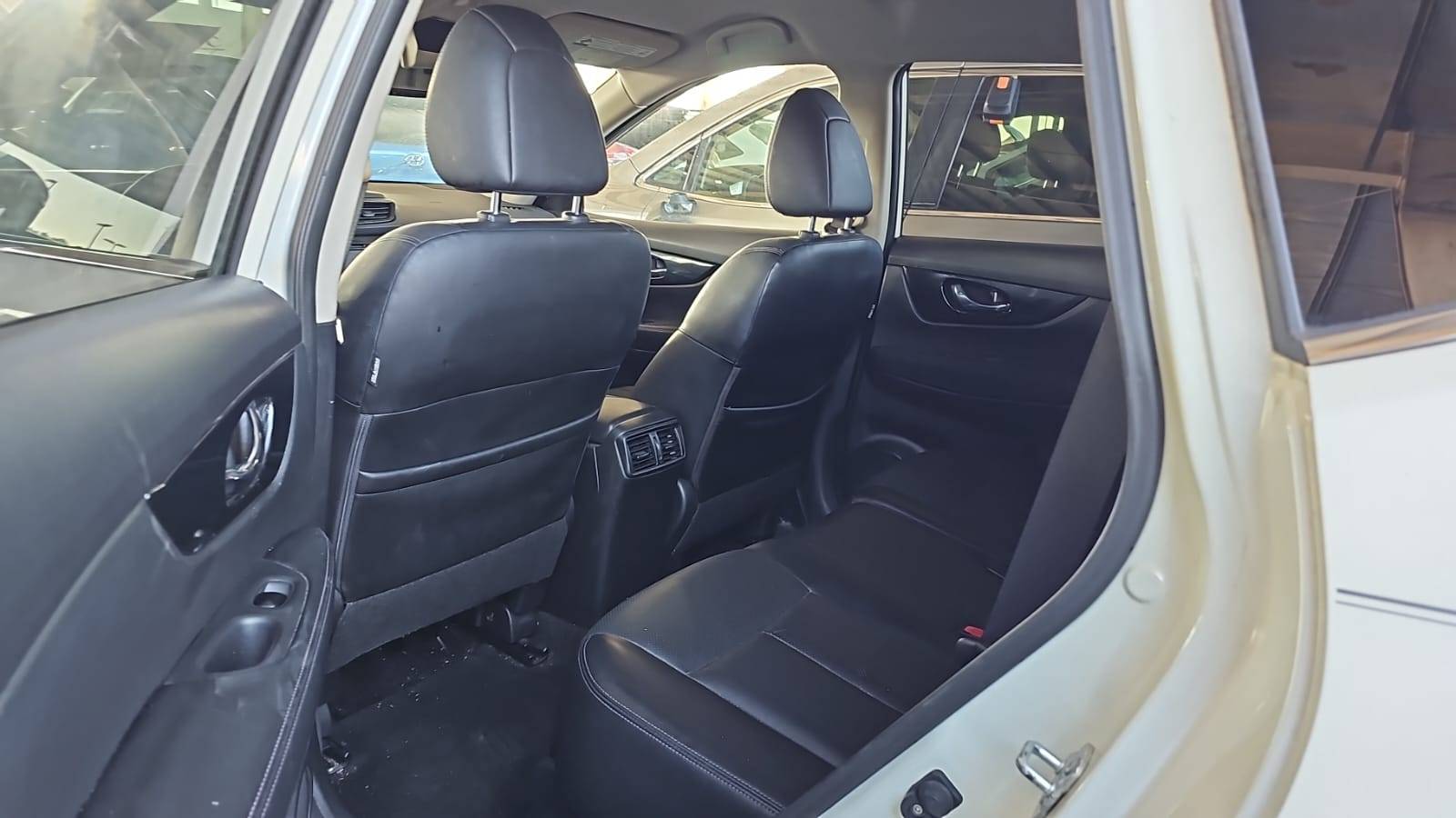 2017 NISSAN ROGUE — 102200 Miles — Lot 6HW154074 — Souq - Marhaba Auctions Used Cars - Image 6