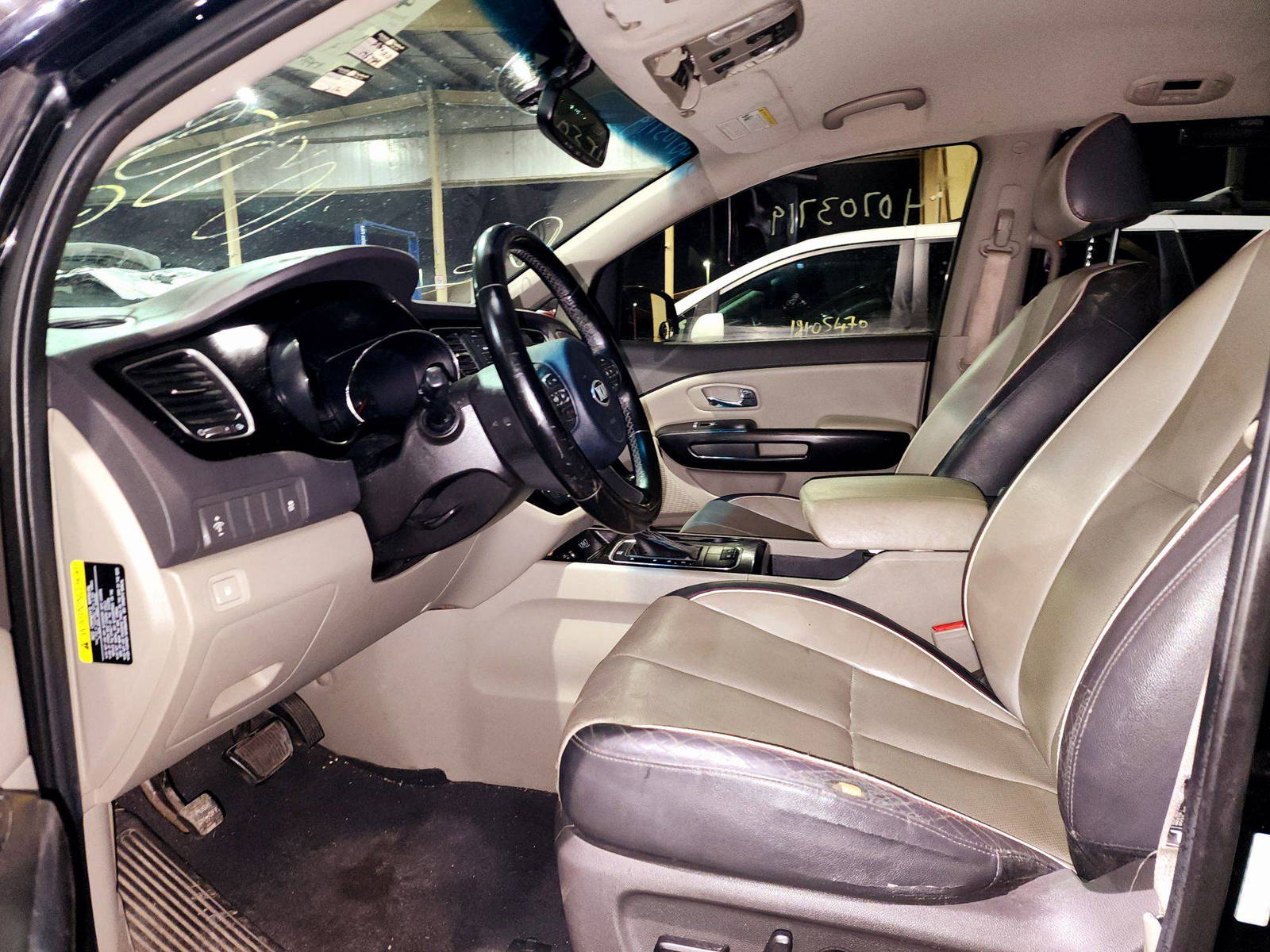 2016 KIA SEDONA — 175389 Miles — Lot 40703719 — Souq - Marhaba Auctions Used Cars - Image 7