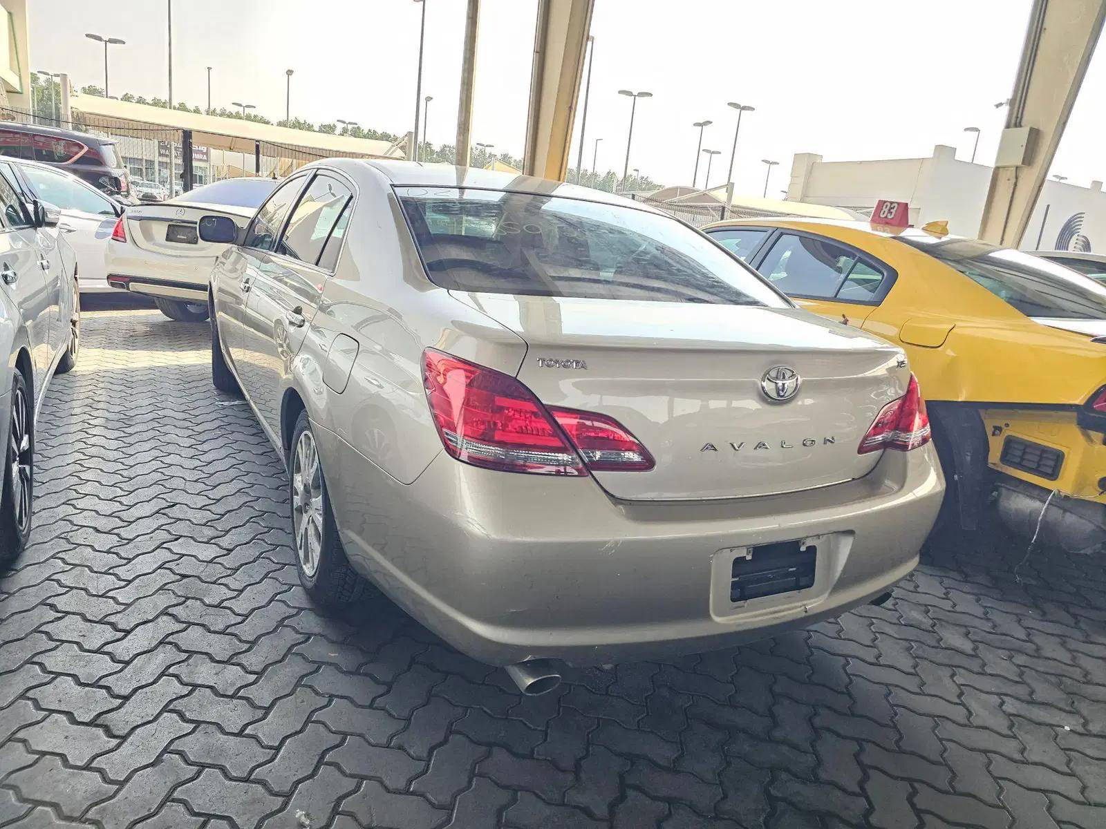 TOYOTA AVALON