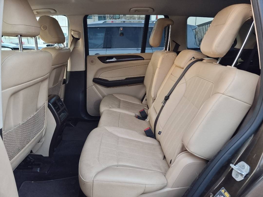2017 MERCEDES BENZ GLS 450 — 142302 Miles — Lot 72692444 — Souq - Marhaba Auctions Used Cars - Image 6