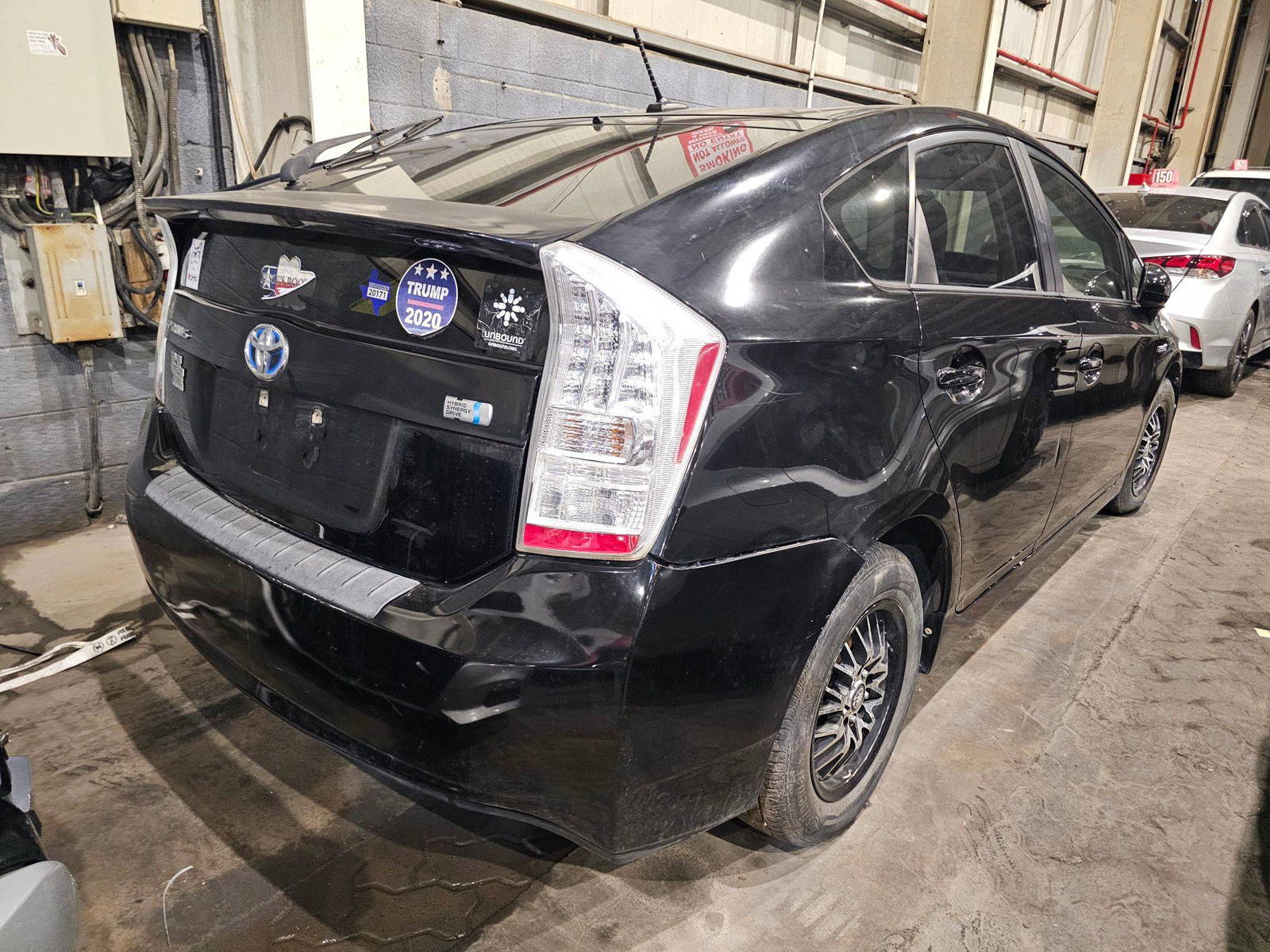 2010 TOYOTA PRIUS — 200518 Miles — Lot 0001863 — Main - Marhaba Auctions Used Cars - Image 3