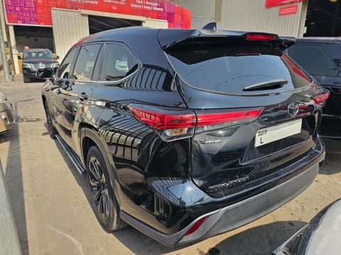 TOYOTA GRAND HIGHLANDER