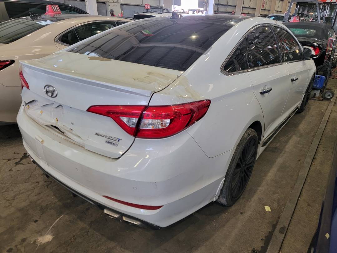 2015 HYUNDAI SONATA — 225306 Miles — Lot 4FH192975 — Souq - Marhaba Auctions Used Cars - Image 3