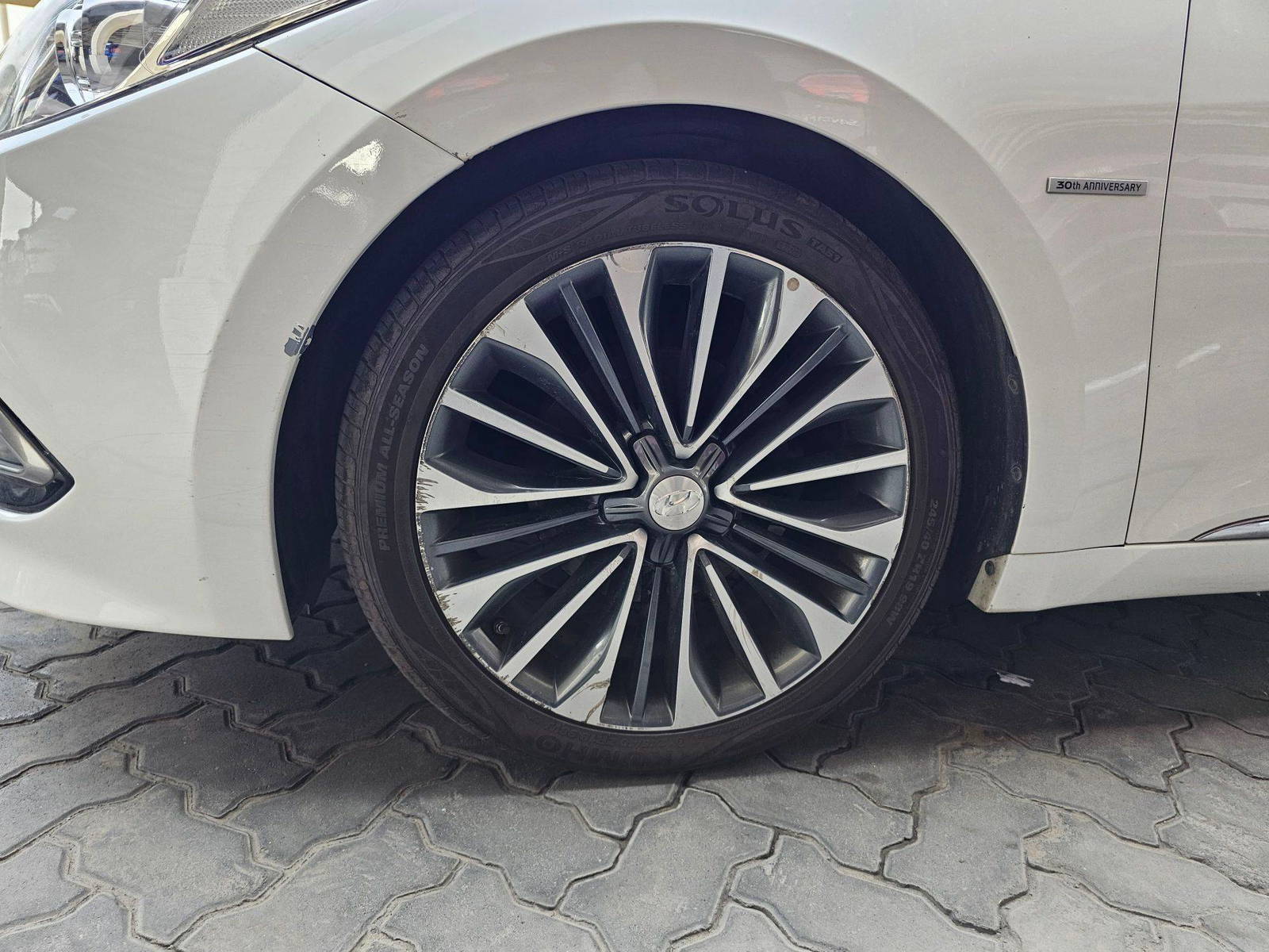 2012 HYUNDAI GRANDEUR — 219526 KM — Lot CA218125 — Souq - Marhaba Auctions Used Cars - Image 11