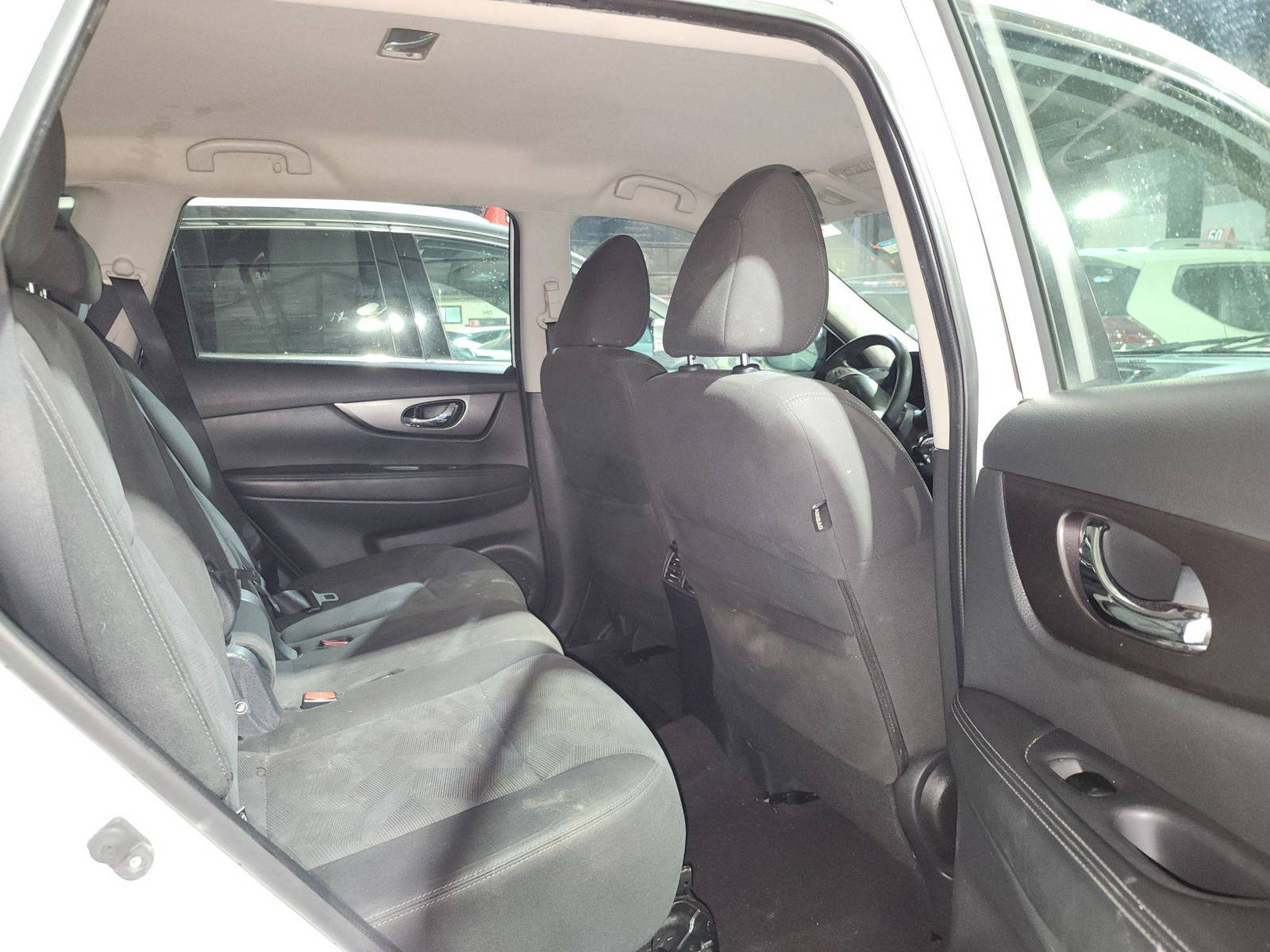 2016 NISSAN ROGUE — 147277 Miles — Lot 676546 — Al Quoz - Marhaba Auctions Used Cars - Image 7