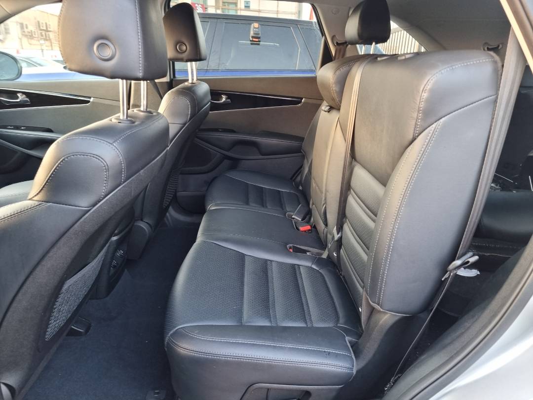 2019 KIA SORENTO — 63187 Miles — Lot 215487 — Ind. 12 - Marhaba Auctions Used Cars - Image 7