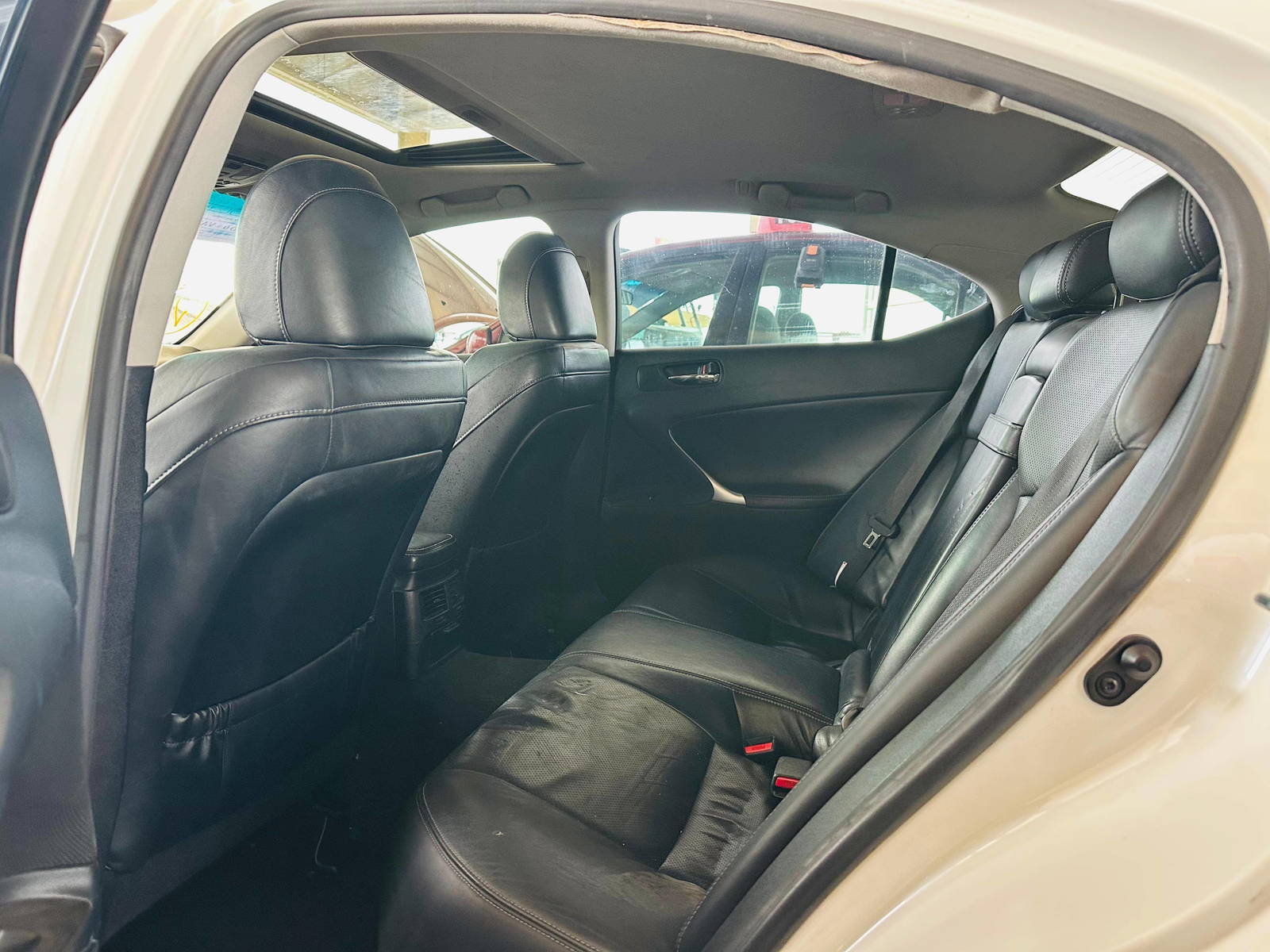 2010 LEXUS IS 250 — 220345 Miles — Lot 91055555 — Souq - Marhaba Auctions Used Cars - Image 11