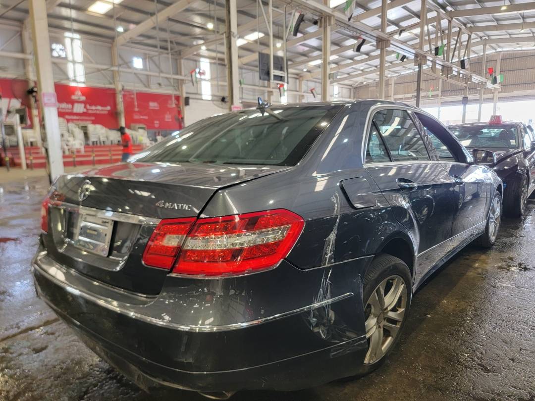 2011 MERCEDES BENZ E 350 — 180813 Miles — Lot 39276745 — Souq - Marhaba Auctions Used Cars - Image 5