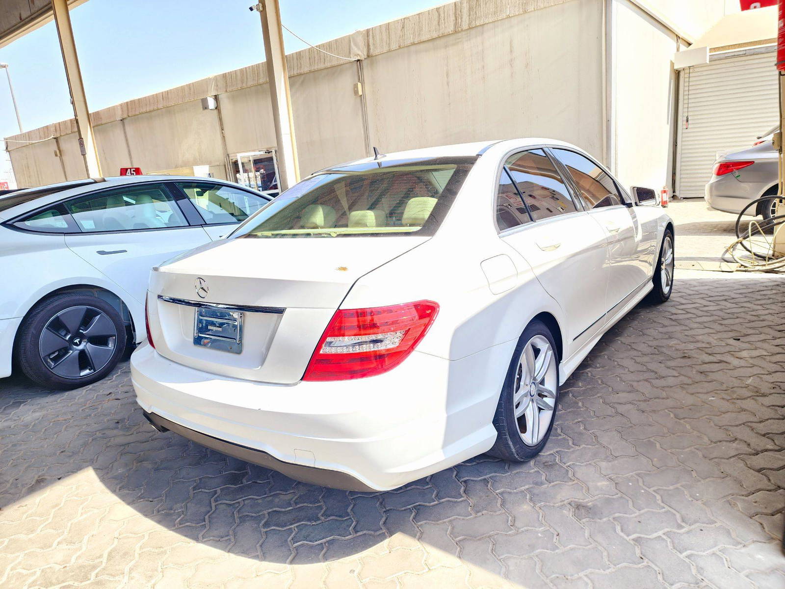 2014 MERCEDES BENZ C-250 — 93323 Miles — Lot 9ER303328 — Souq - Marhaba Auctions Used Cars - Image 3