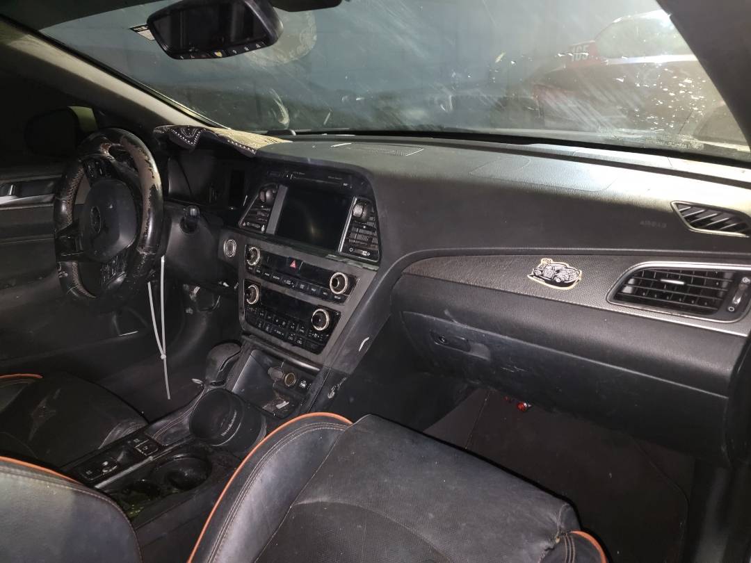2015 HYUNDAI SONATA — 168146 Miles — Lot 60925183 - Marhaba Auctions Used Cars - Image 4