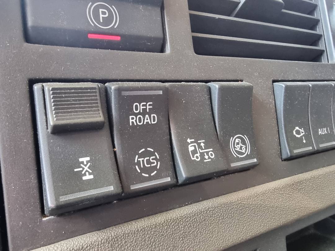 VOLVO FH-Series 2014 - Marhaba Auction Used Cars - Image 8