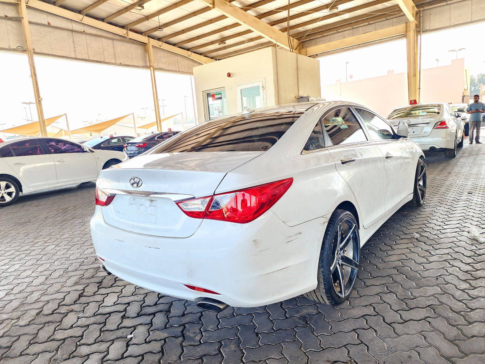 2013 HYUNDAI SONATA — 186704 Miles — Lot 6DH803854 — Souq - Marhaba Auctions Used Cars - Image 3