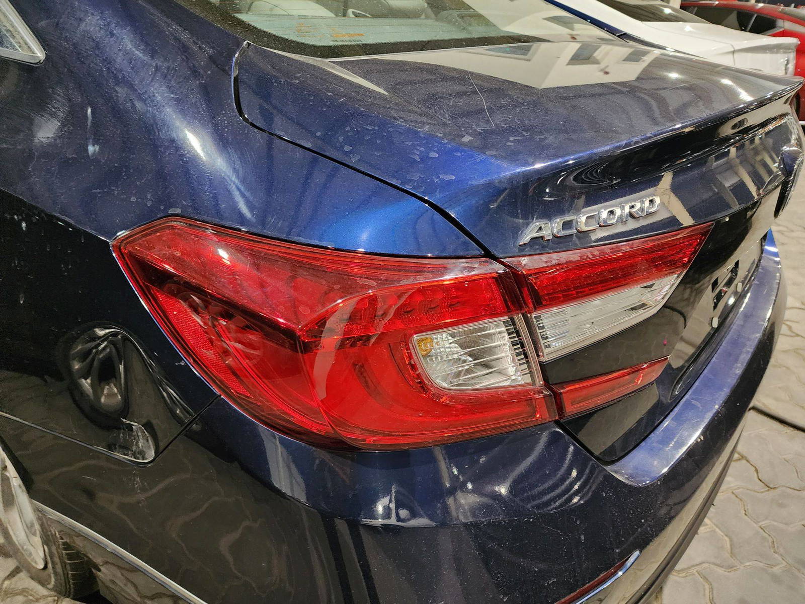 2018 HONDA ACCORD — 56985 Miles — Lot 38658658 — Main - Marhaba Auctions Used Cars - Image 10