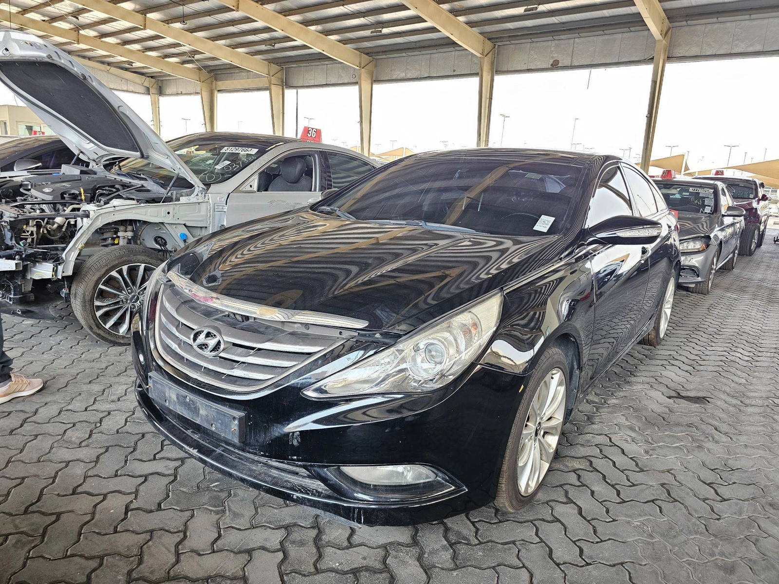 2010 HYUNDAI SONATA — 174903 KM — Lot 019395 — Souq - Marhaba Auctions Used Cars - Image 5