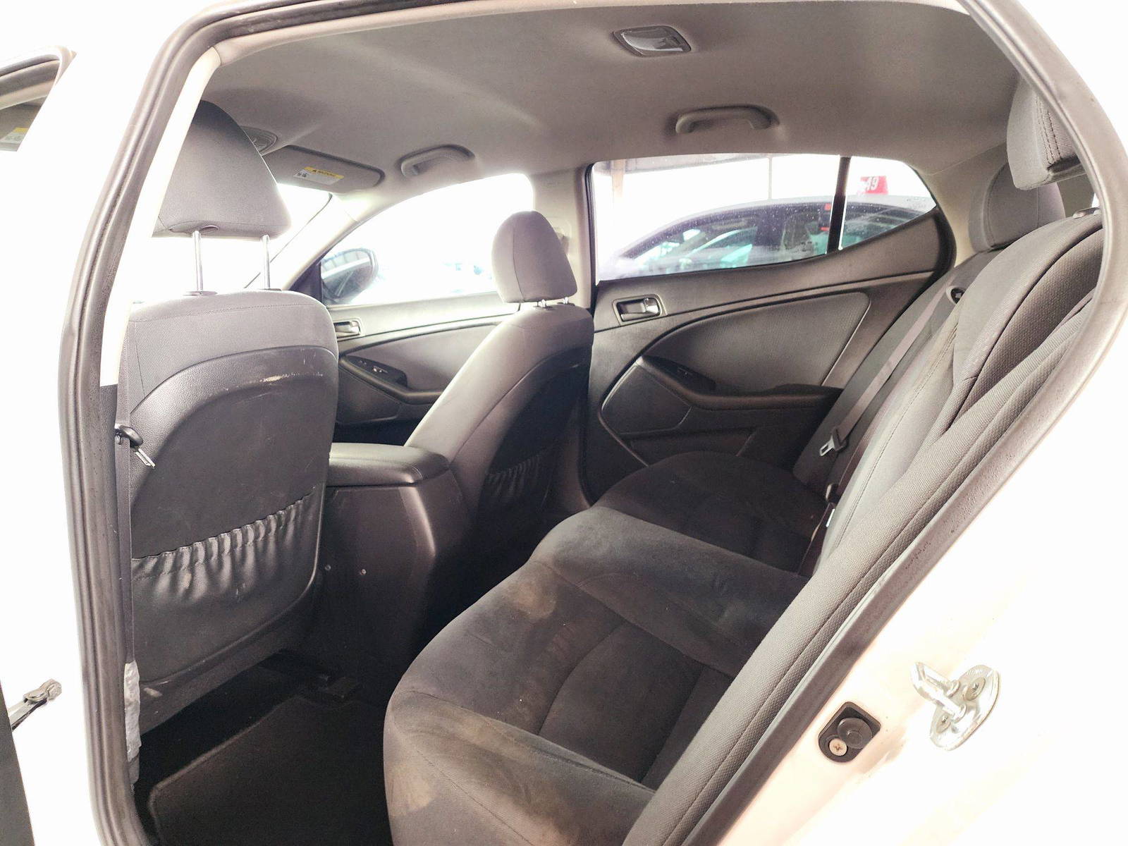 2015 KIA OPTIMA — 156928 Miles — Lot 67941144 — Souq - Marhaba Auctions Used Cars - Image 6