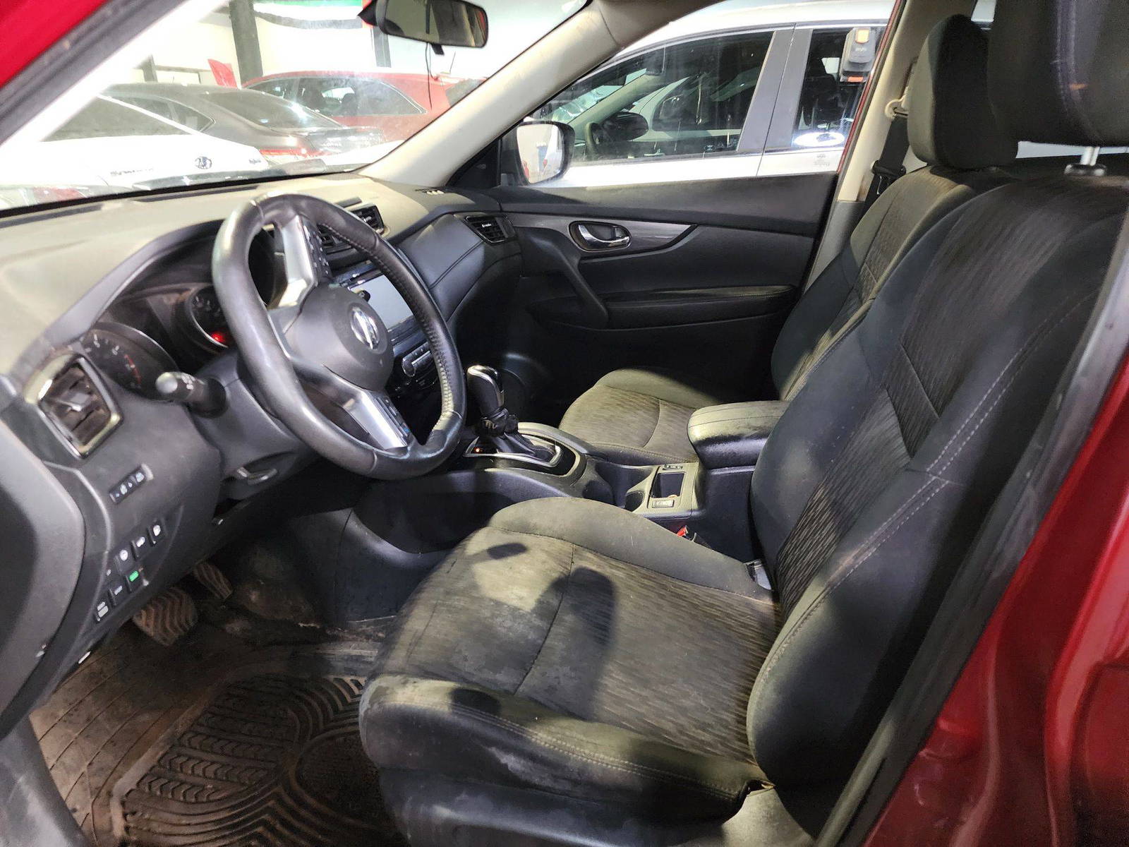 2019 NISSAN ROGUE — 198930 KM — Lot 12149427 — Souq - Marhaba Auctions Used Cars - Image 11