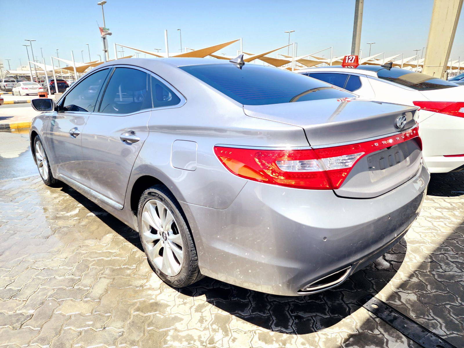 2011 HYUNDAI GRANDEUR — 69254 KM — Lot 050669 — Souq - Marhaba Auctions Used Cars - Image 5