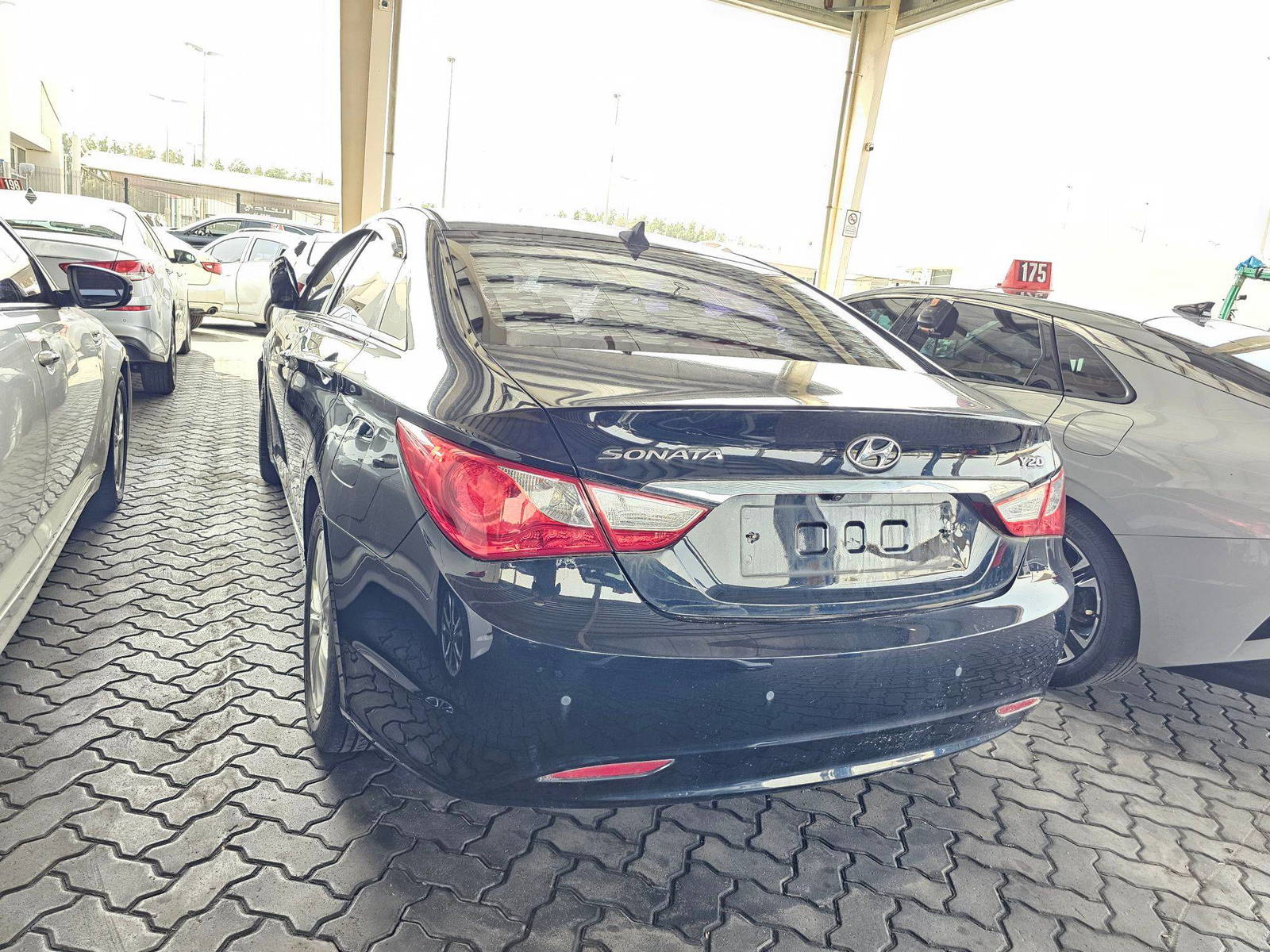 2012 HYUNDAI SONATA — 105555 KM — Lot 368572 — Souq - Marhaba Auctions Used Cars - Image 5