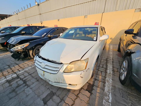 2006 TOYOTA AVALON at Marhaba Auctions