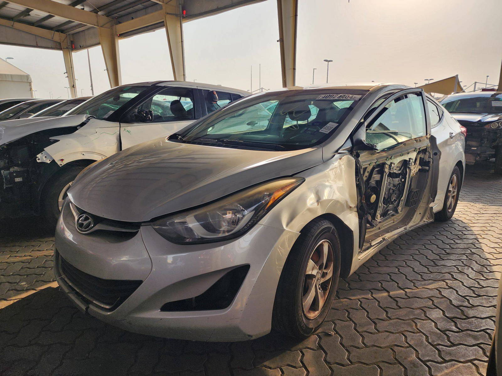 2015 HYUNDAI ELANTRA — 187736 Miles — Lot 40929404 — Souq - Marhaba Auctions Used Cars - Image 5