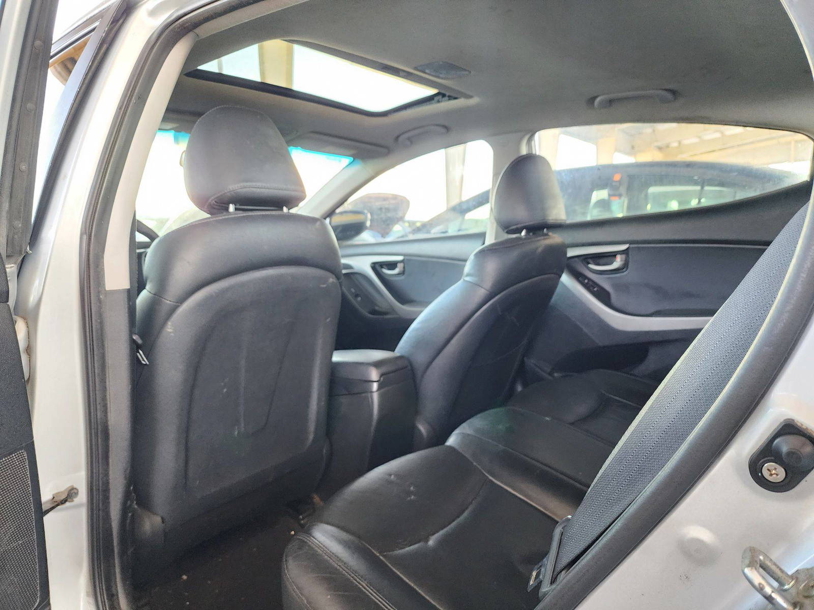 2011 HYUNDAI ELANTRA — 199203 Miles — Lot 57439324 — Souq - Marhaba Auctions Used Cars - Image 6