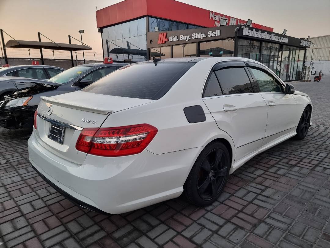 2010 MERCEDES BENZ E 350 — 184833 Miles — Lot 124578 — Souq - Marhaba Auctions Used Cars - Image 4