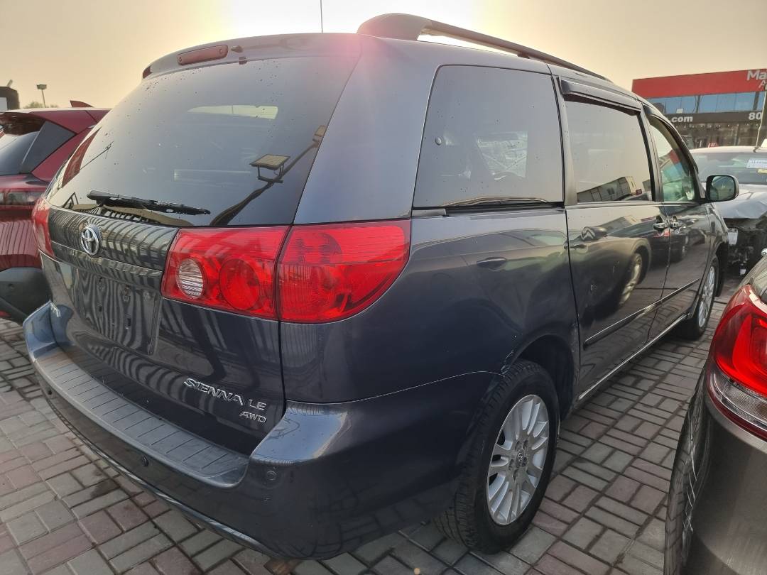 2008 TOYOTA SIENNA — 199311 Miles — Lot 125487 — Ind. 12 - Marhaba Auctions Used Cars - Image 4