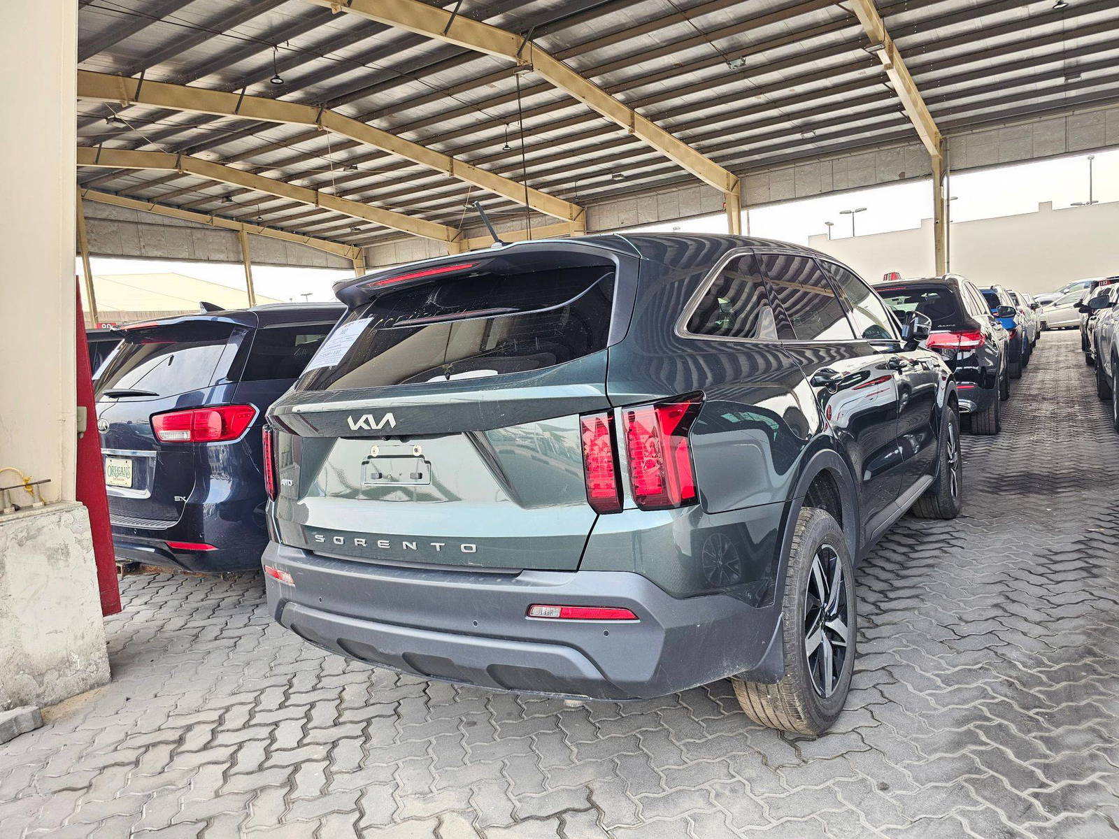2022 KIA SORENTO — 99815 KM — Lot 68543534 — Souq - Marhaba Auctions Used Cars - Image 3