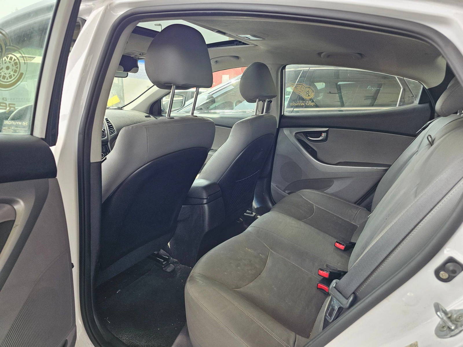 2015 HYUNDAI ELANTRA — 177457 Miles — Lot 3088483 — Souq - Marhaba Auctions Used Cars - Image 6