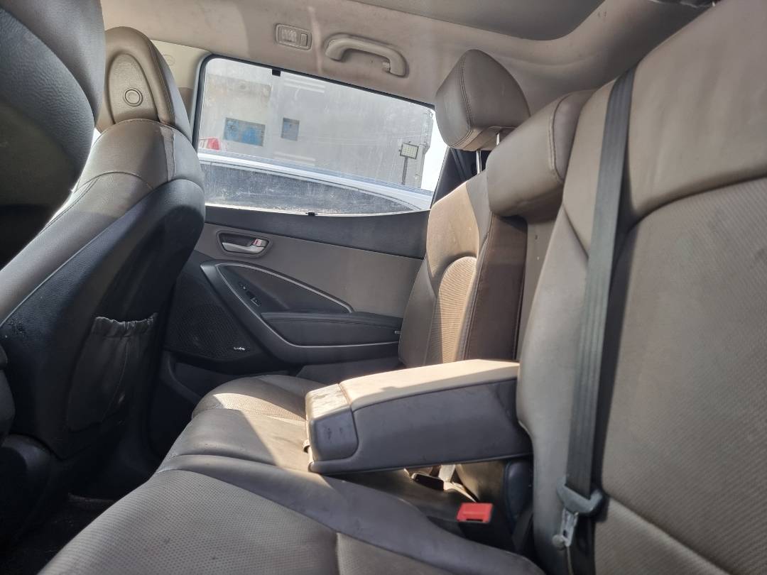 HYUNDAI SANTA FE SPORT 2017 - Marhaba Auction Used Cars - Image 5