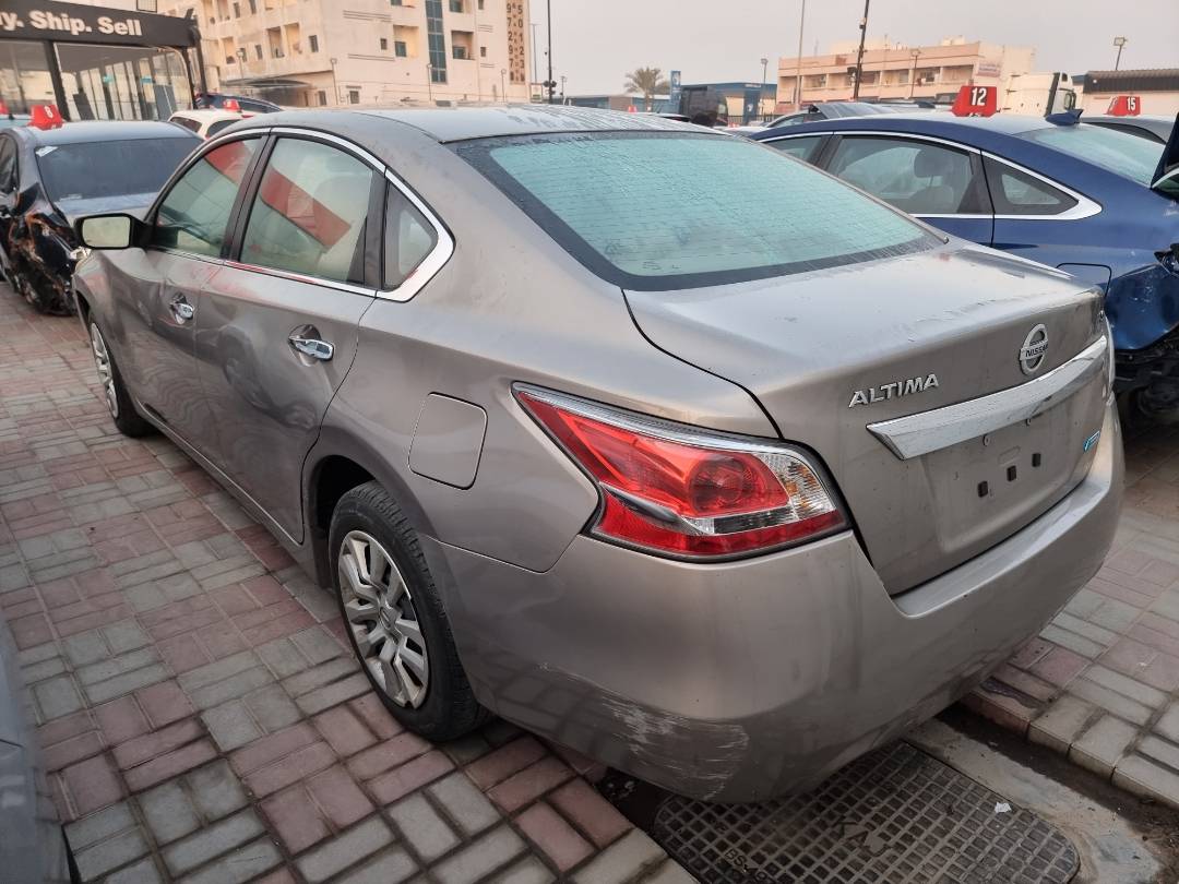 2014 NISSAN ALTIMA — 252456 Miles — Lot 125487 — Ind. 12 - Marhaba Auctions Used Cars - Image 4