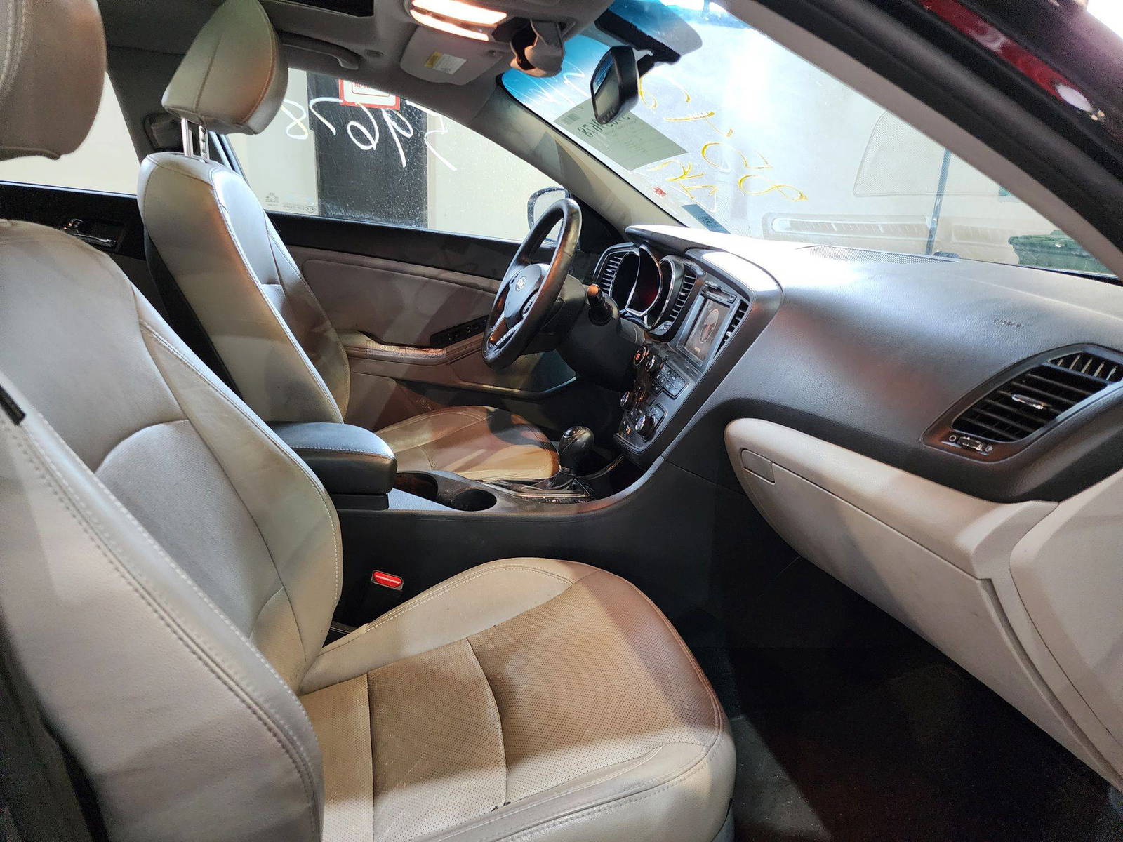 2012 KIA OPTIMA — 260145 Miles — Lot 48542 — Souq - Marhaba Auctions Used Cars - Image 8