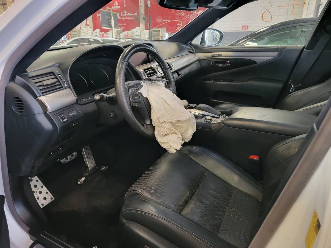 2015 LEXUS LS 460 — 95037 Miles — Lot 2F5135310 — Ind. 12 - Marhaba Auctions Used Cars - Image 5