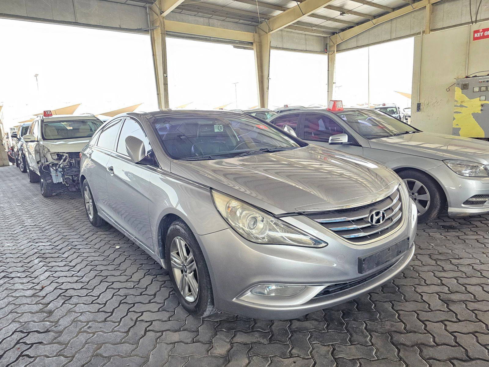 2012 HYUNDAI SONATA — 205544 KM — Lot 404943 — Souq - Marhaba Auctions Used Cars - Image 4