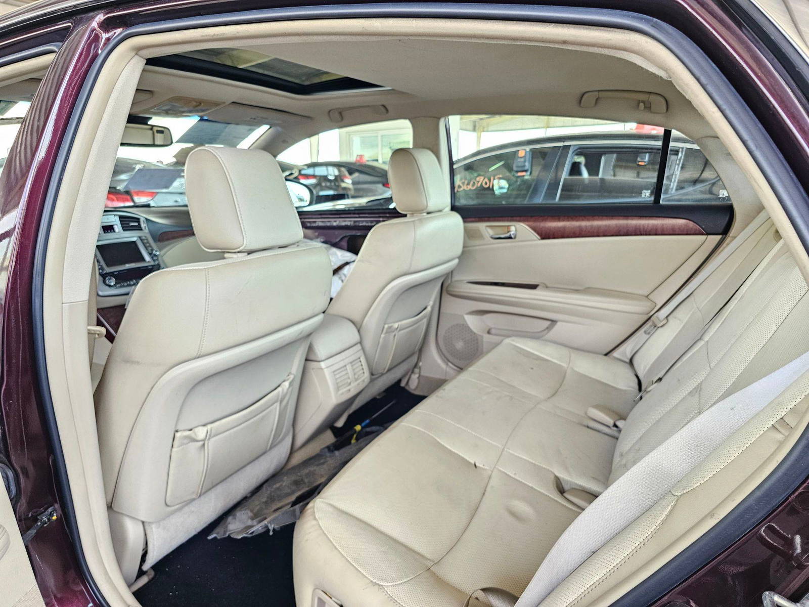 2011 TOYOTA AVALON — 133390 Miles — Lot 48242975 — Souq - Marhaba Auctions Used Cars - Image 6