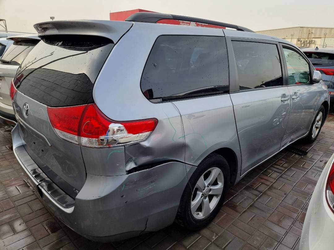2011 TOYOTA SIENNA — 195907 Miles — Lot 147300 — Ind. 12 - Marhaba Auctions Used Cars - Image 4