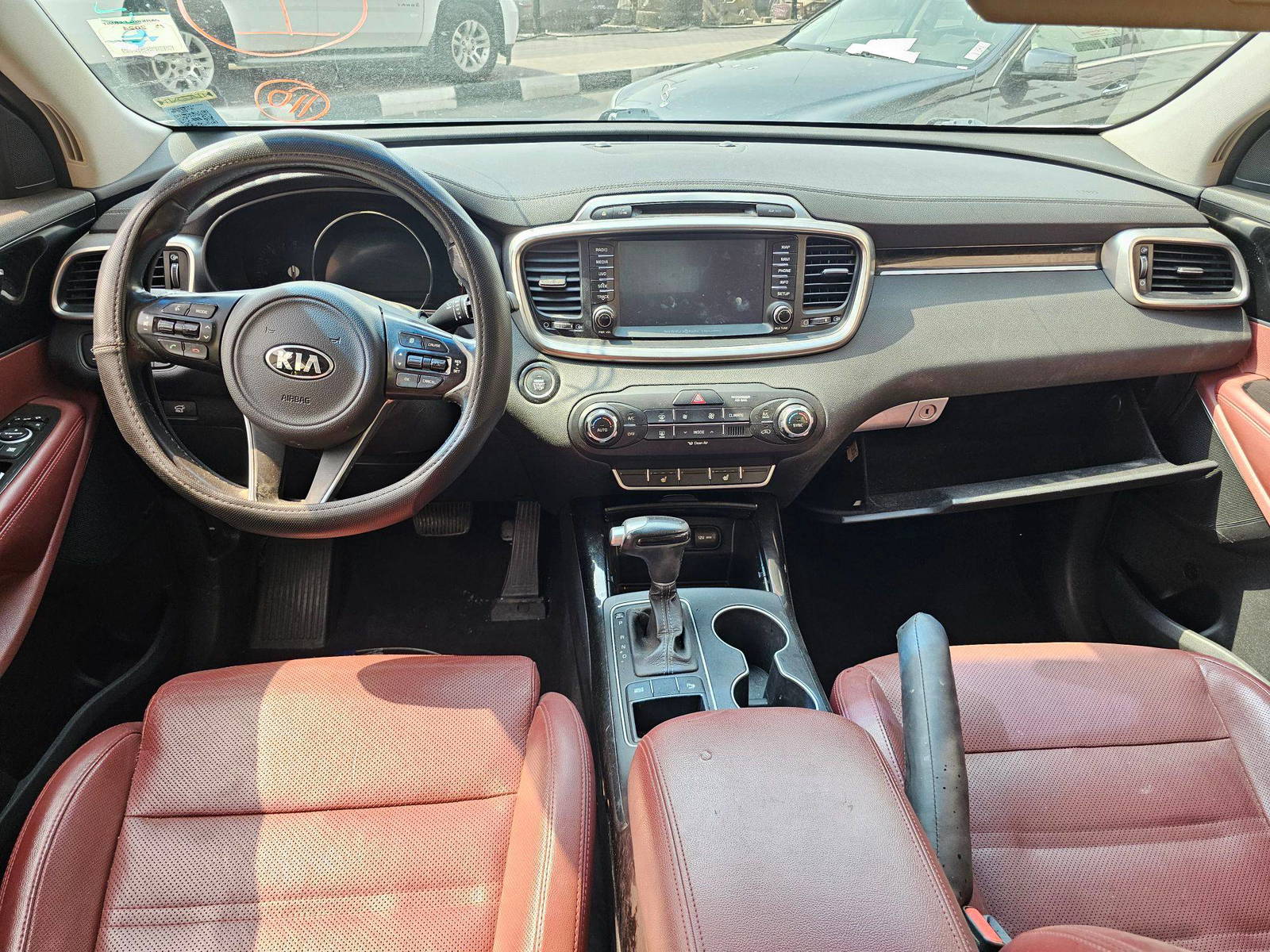 2017 KIA SORENTO — 135184 Miles — Lot 27415 — Souq - Marhaba Auctions Used Cars - Image 7