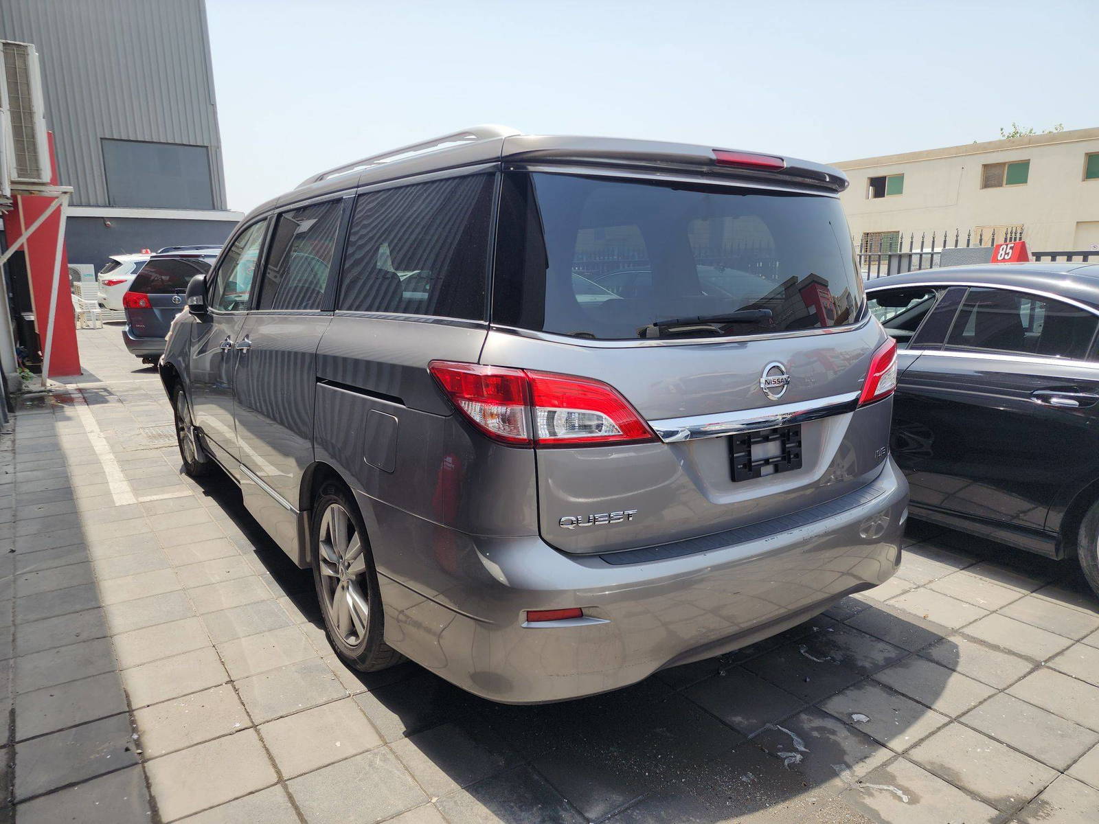 2011 NISSAN QUEST — 207619 Miles — Lot 9002223 — Al Quoz - Marhaba Auctions Used Cars - Image 3