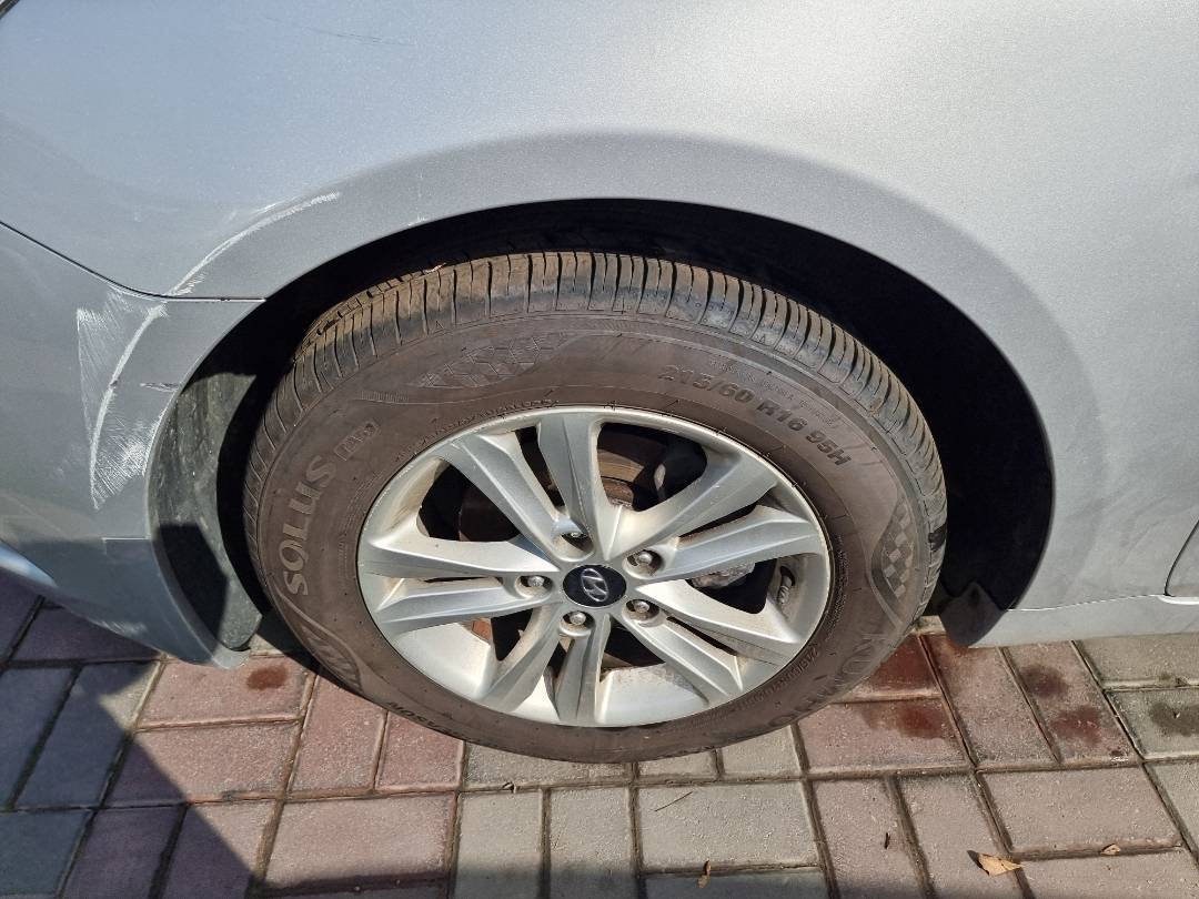 2010 HYUNDAI SONATA — 177335 KM — Lot 124587 — Souq - Marhaba Auctions Used Cars - Image 10