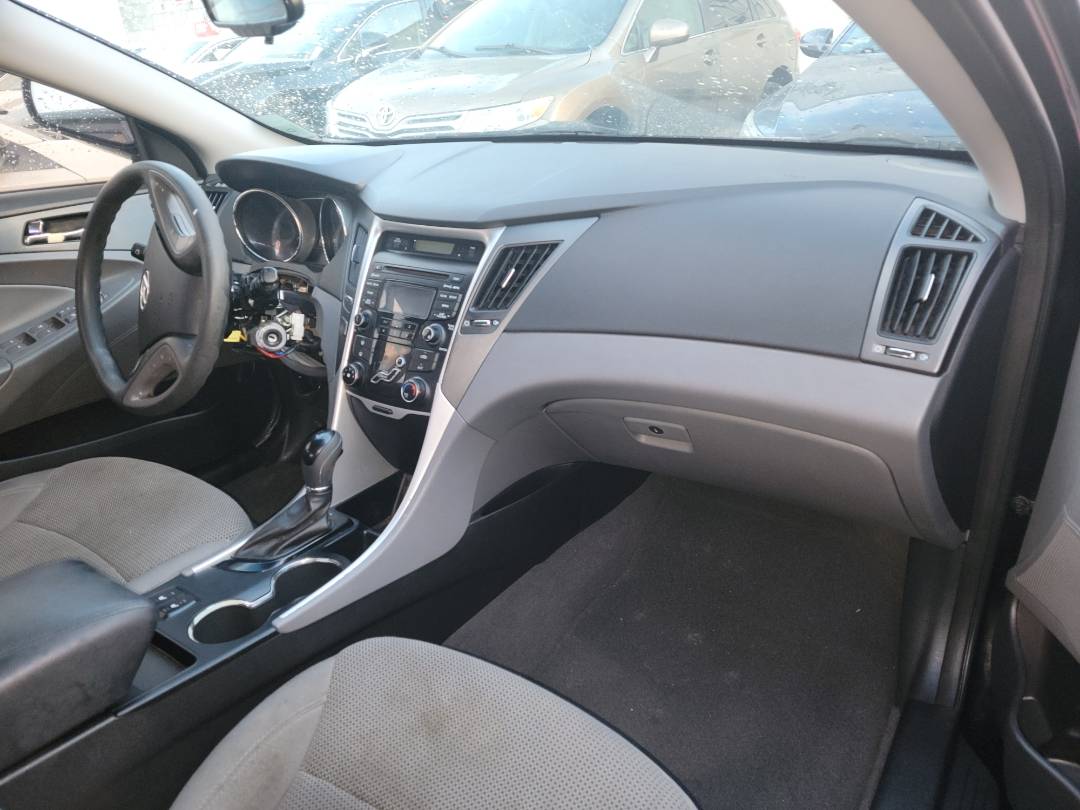 2013 HYUNDAI SONATA — 101984 Miles — Lot H752900 - Marhaba Auctions Used Cars - Image 6