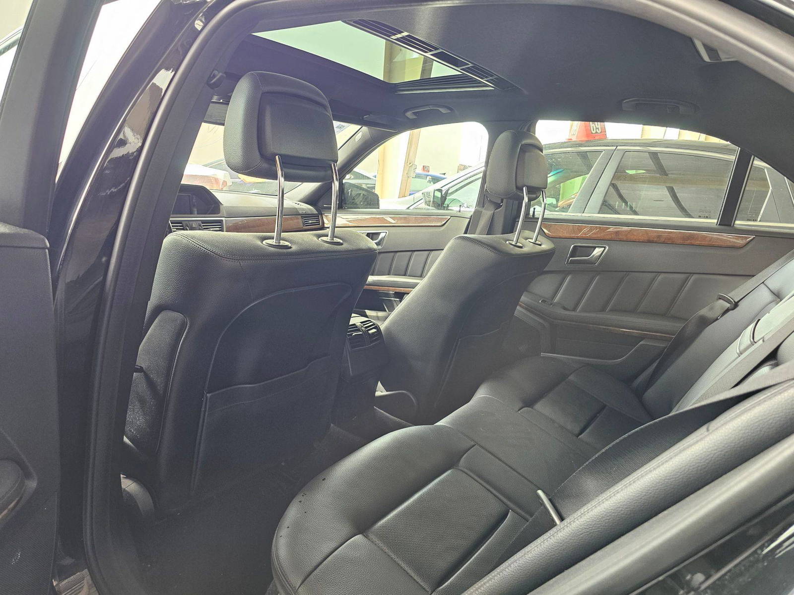 2012 MERCEDES BENZ E 350 — 130501 Miles — Lot 8JB8CA645970 — Souq - Marhaba Auctions Used Cars - Image 6